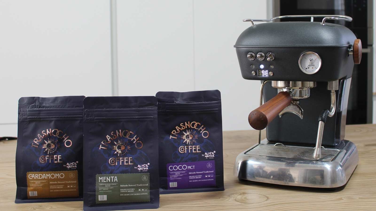 Café Keto Trasnocho: Más allá de la cafeína: antioxidantes, cetonas y el poder de un café funcional