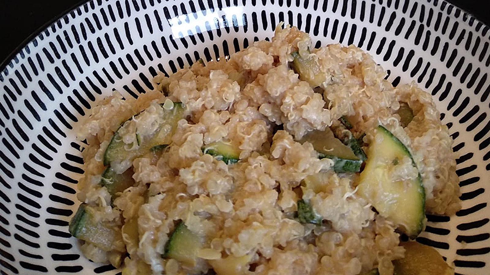 Ensalada de quinoa – un plato imprescindible en nuestros recetarios