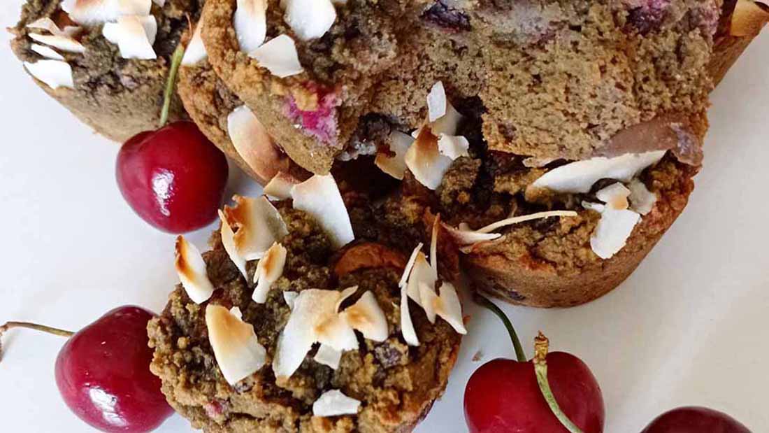 Receta muffins de cereza, frambuesa, chocolate y café